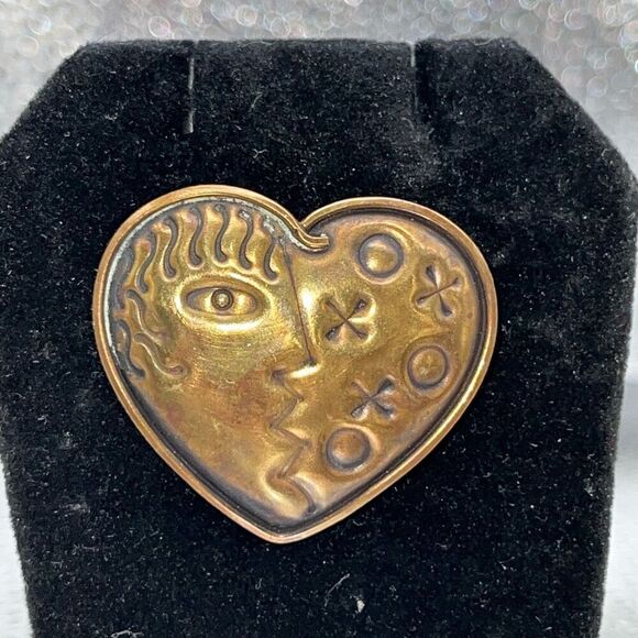 Heart With Whimsical Face Picasso Style BroochGold Tone Brutalist Pin Bohemian  - Picture 1 of 7